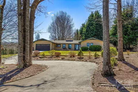 416 Sabine Dr, Laurel Park, NC 28739