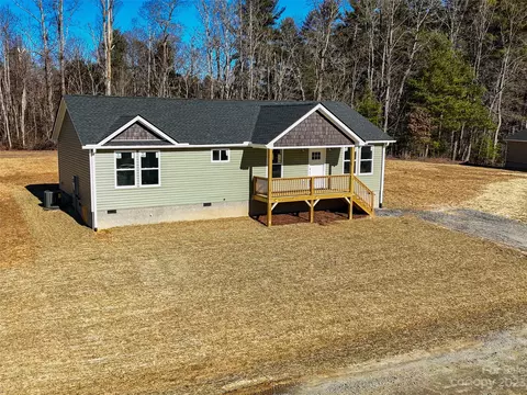 229 Tuttle Rd, Hendersonville, NC 28792