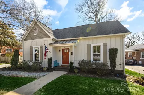 321 Center Ave, Mooresville, NC 28115
