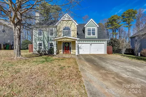 5504 Kiev Dr, Charlotte, NC 28216