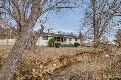 107 Brookside Ct, Waynesville, NC 28786
