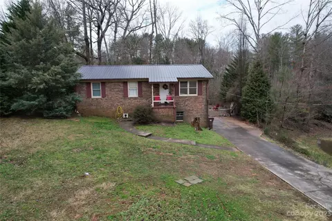 212 Edgewood Cir, Morganton, NC 28655