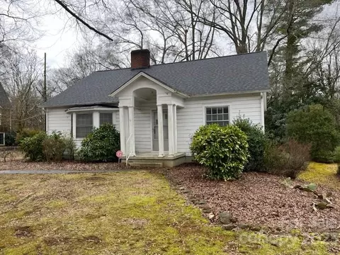 219 7th St, Taylorsville, NC 28681