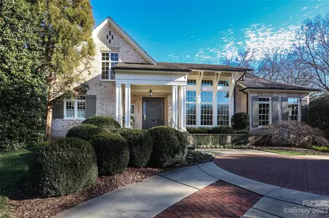 2237 Queens E Rd E, Charlotte, NC 28207