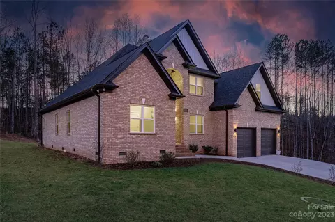 180 Winwood Cir, Granite Falls, NC 28630