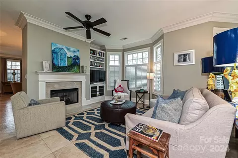 Living - 429 Ohenry Ave, Davidson, NC 28036 photo 2 of 3