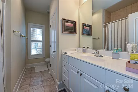 Bath - 429 Ohenry Ave, Davidson, NC 28036 photo 5 of 5