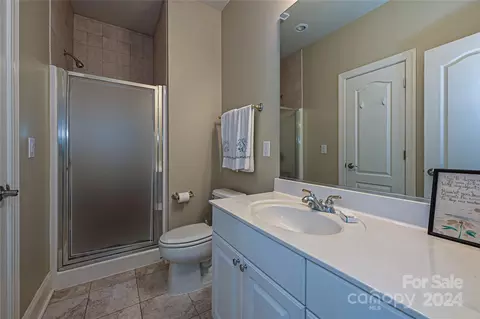 Bath - 429 Ohenry Ave, Davidson, NC 28036 photo 4 of 5