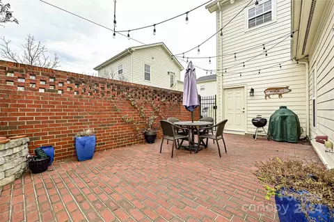 Exterior - 429 Ohenry Ave, Davidson, NC 28036 photo 4 of 6