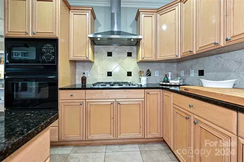 Kitchen - 429 Ohenry Ave, Davidson, NC 28036 photo 2 of 3