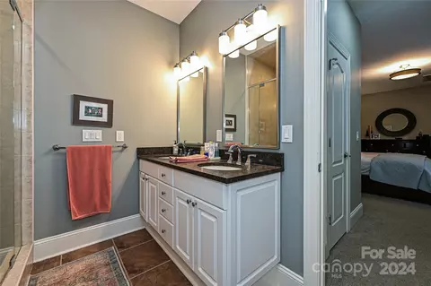 Bath - 429 Ohenry Ave, Davidson, NC 28036 photo 2 of 5