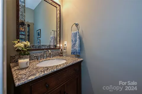 Bath - 429 Ohenry Ave, Davidson, NC 28036 photo 3 of 5