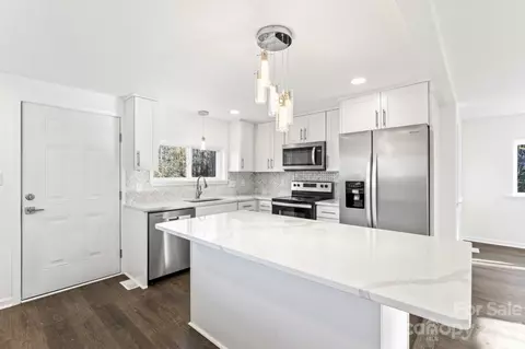 201 Ole Simpson Pl, Catawba, SC 29704