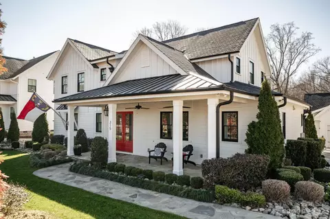 315 Catawba Ave, Davidson, NC 28036