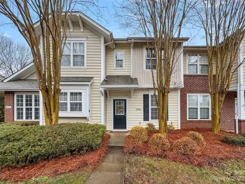 8428 Chaceview Ct, Charlotte, NC 28269