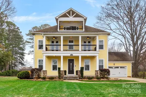 17031 Island View Dr, Cornelius, NC 28031
