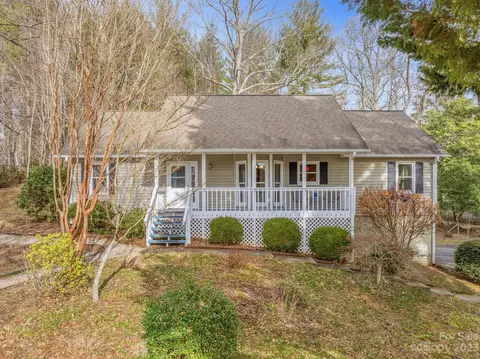 46 New Cross Rd, Asheville, NC 28805