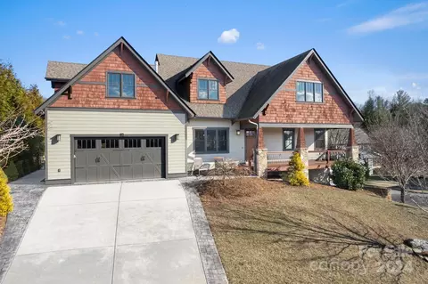 30 Shaker Ct, Asheville, NC 28805