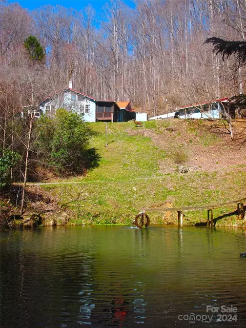 7 Dogwood Ln, Sylva, NC 28779