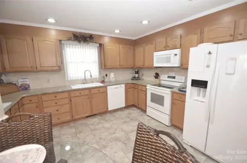 505 1st N Ave N, Conover, NC 28613 photo 8