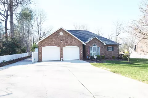 505 1st N Ave N, Conover, NC 28613
