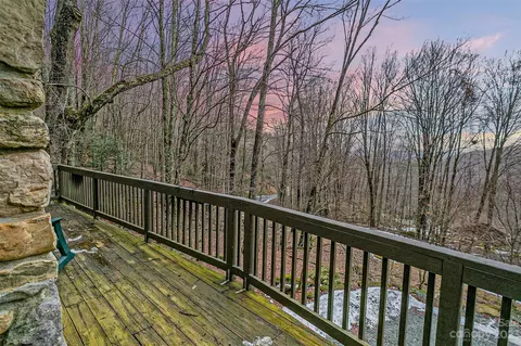 127 Lakeledge Cir, Beech Mountain, NC 28604 photo 3