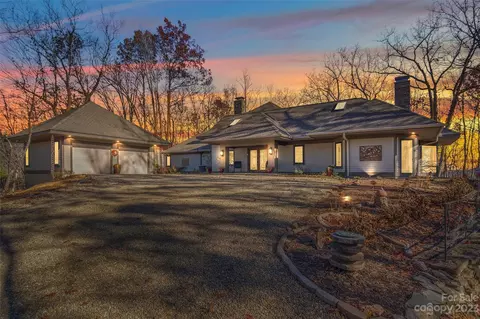 430 Winterle Rd, Lake Lure, NC 28746