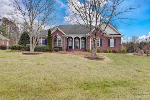1702 Cypress Ct, Gastonia, NC 28056