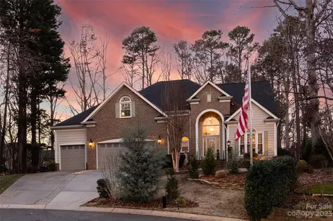8703 Taunton Dr, Huntersville, NC 28078