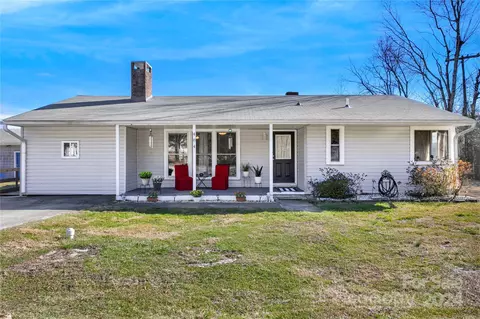 484 Old Hendersonville Hwy, Brevard, NC 28712