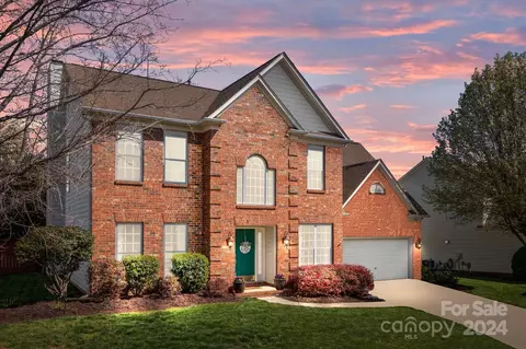 8020 Fairmeadows Dr, Charlotte, NC 28269