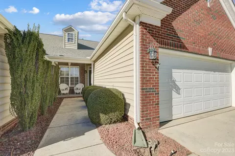 3253 Sapphire Ln, Fort Mill, SC 29708 photo 3