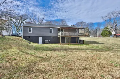 219 Harris Ave, Elkin, NC 28621 photo 6