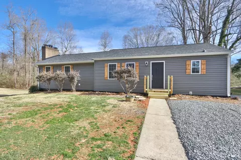 219 Harris Ave, Elkin, NC 28621 photo 4