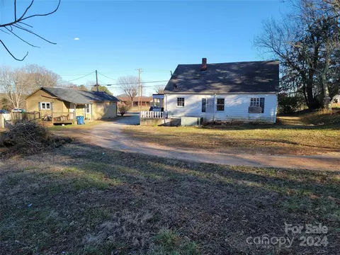 3018 Morganton Blvd, Lenoir, NC 28645