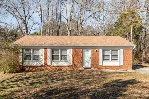 320 Wooddale Dr, Dallas, NC 28034
