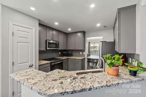 7255 Cascading Pines Dr, Tega Cay, SC 29708 photo 4