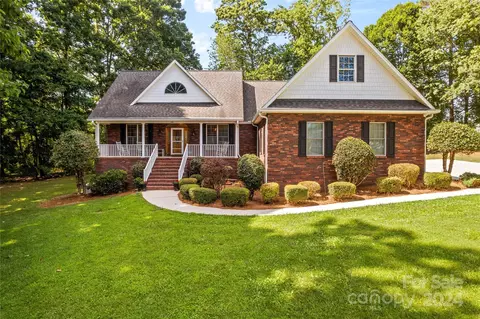 163 Golden Oak Dr, Statesville, NC 28625