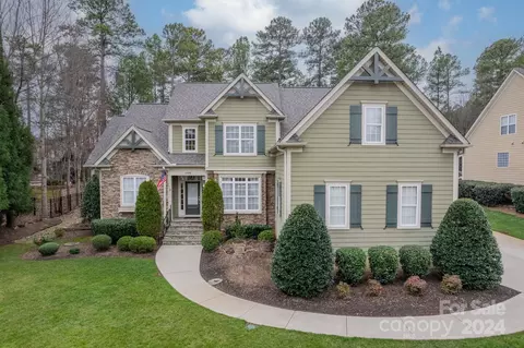 4488 Rustling Woods Dr, Denver, NC 28037