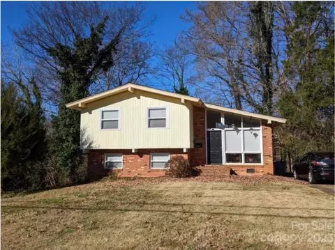6120 Colchester Pl, Charlotte, NC 28210