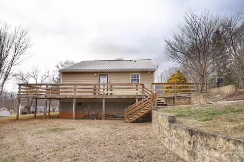 233 Candlelight Cir, Clyde, NC 28721 photo 8