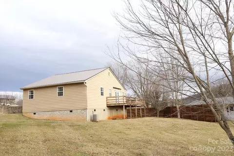 233 Candlelight Cir, Clyde, NC 28721 photo 13