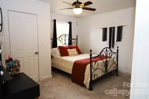 233 Candlelight Cir, Clyde, NC 28721 photo 23