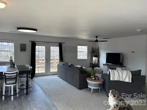233 Candlelight Cir, Clyde, NC 28721 photo 16