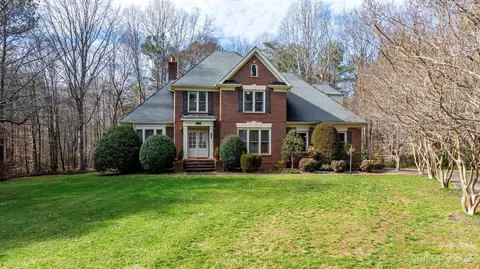 292 Harbor Dr, Taylorsville, NC 28681