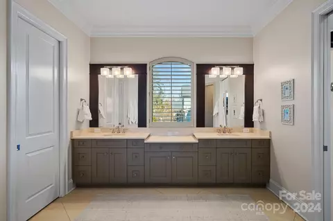 Bath - 13603 Evening Primrose Dr, Davidson, NC 28036 photo 2 of 8