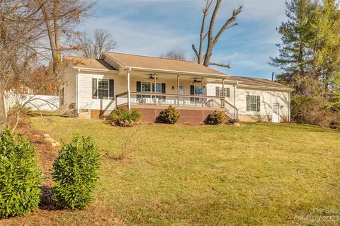 3 Clinton St, Weaverville, NC 28787