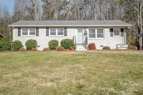 3927 Sheffield Dr, Charlotte, NC 28205