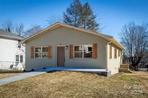 113 Burkemont Ave, Morganton, NC 28655