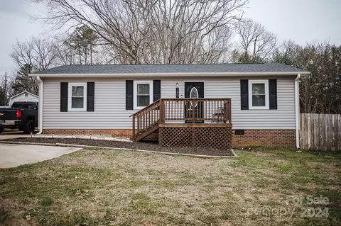145 Penny Ln, Lexington, NC 27295
